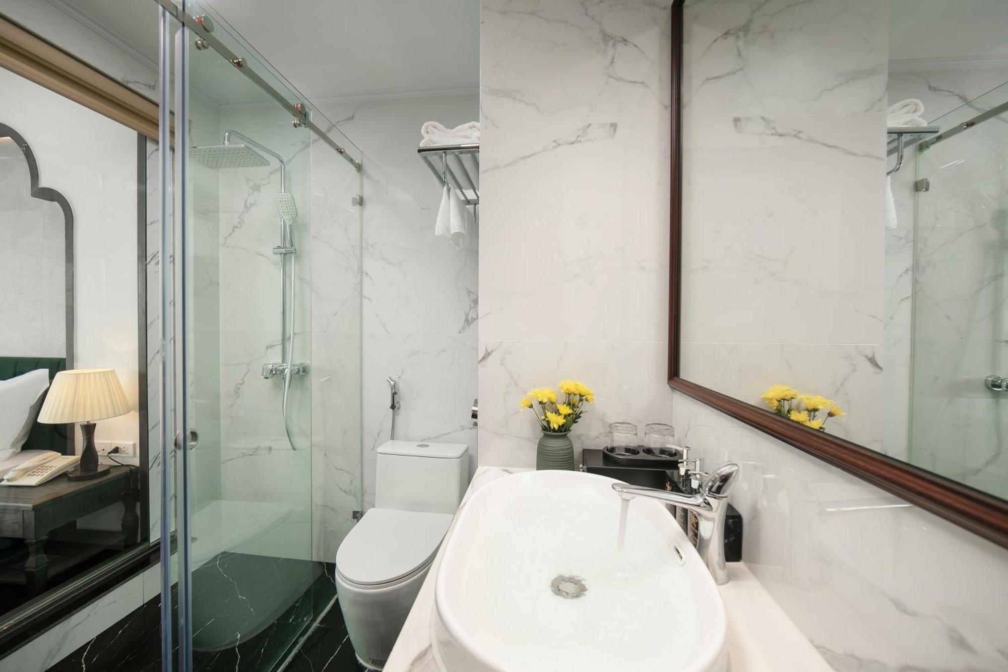 Hanoi Plaza Suite Hotel & Spa Экстерьер фото