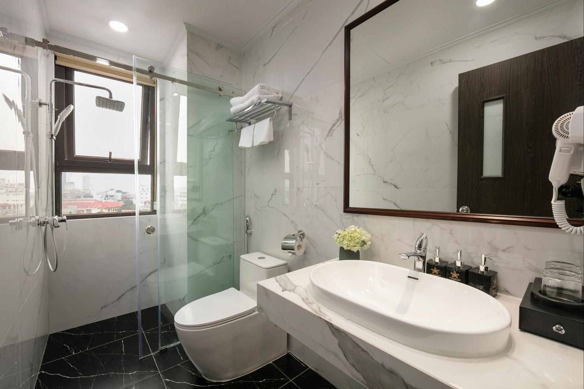 Hanoi Plaza Suite Hotel & Spa Экстерьер фото
