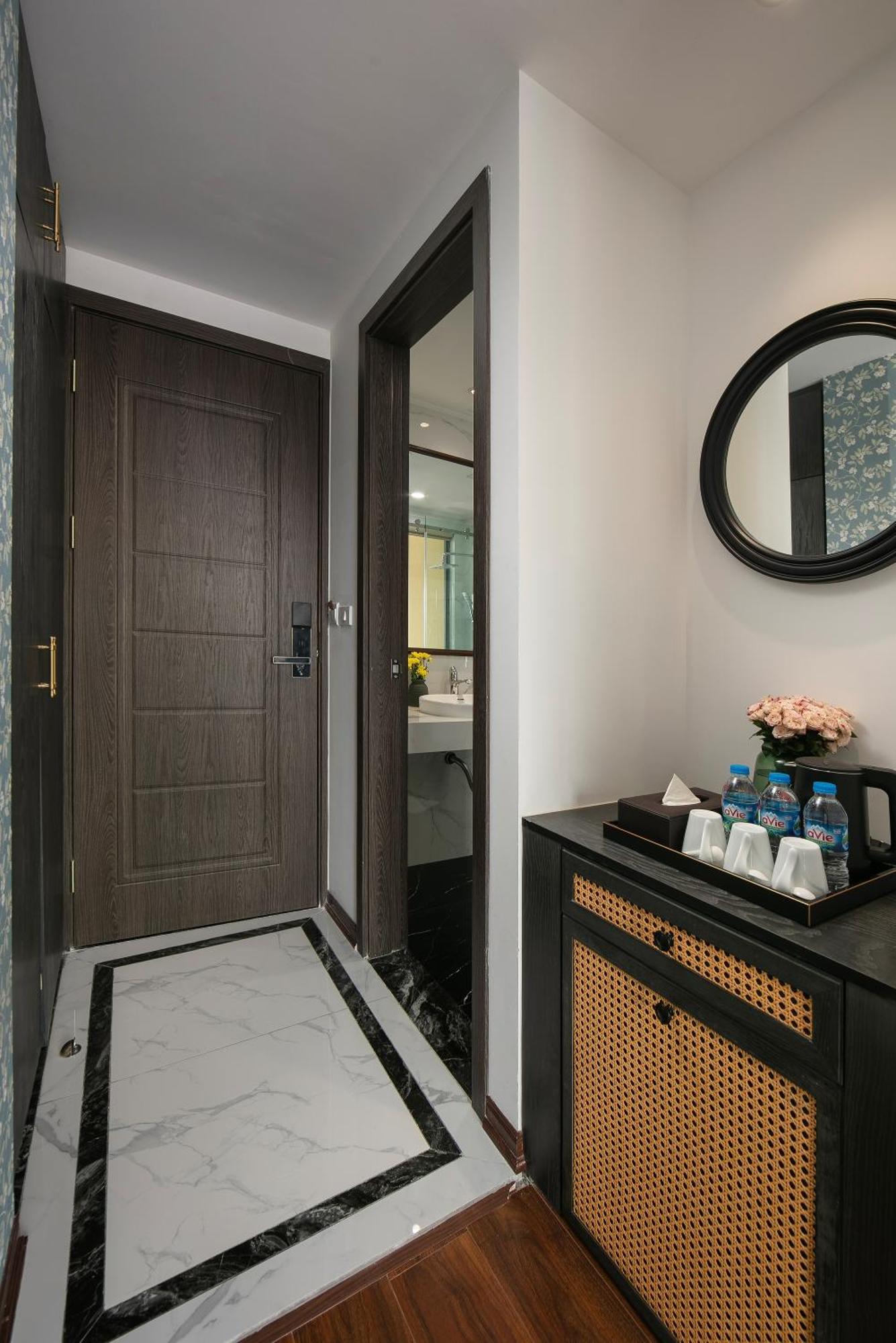 Hanoi Plaza Suite Hotel & Spa Экстерьер фото